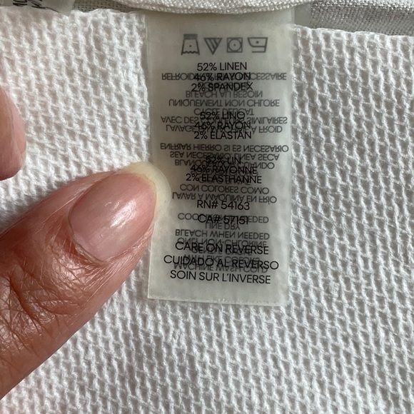 NWOT Calvin Klein Off-White Linen Blend Button Down Blouse in Size M. - Picture 11 of 12